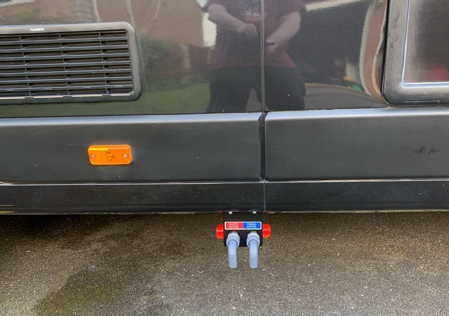 Sill Mounted Double Drain For Autotrail V-Line